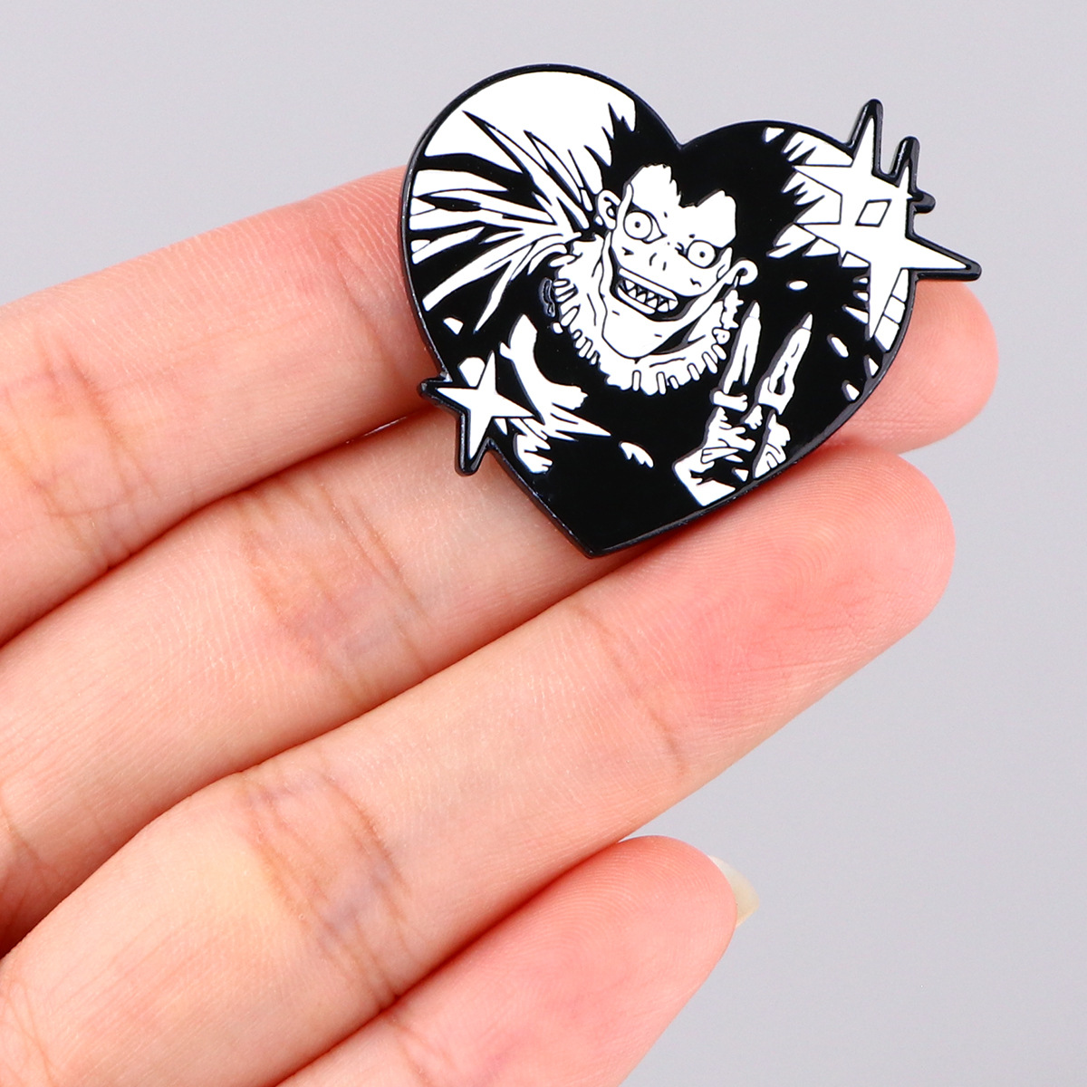 Death Note Alloy Enamel Brooch - Embroidery Reddit recension och pris